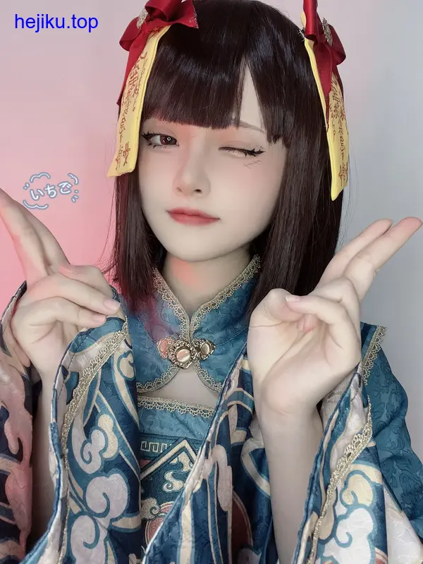 屿鱼cos的炭治郎，服装细节到位，眼神坚定还原角色气质