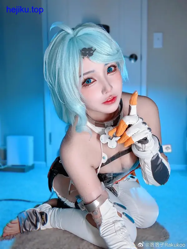 狐洛洛子cos Saber 身穿铠甲手持誓约胜利之剑