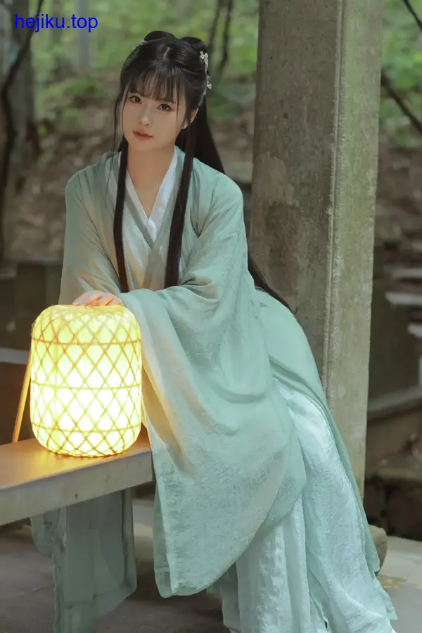 白莉在工作室制作巧克力道具