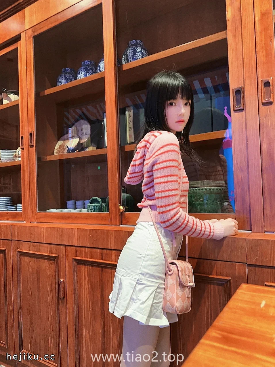 桜桃喵条纹毛衣写真文章配图2