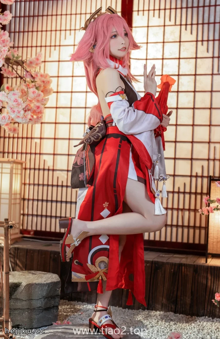 20张图拍出八重神子的松弛感,樱岛嗷这套COS才是高级反内卷文章配图4