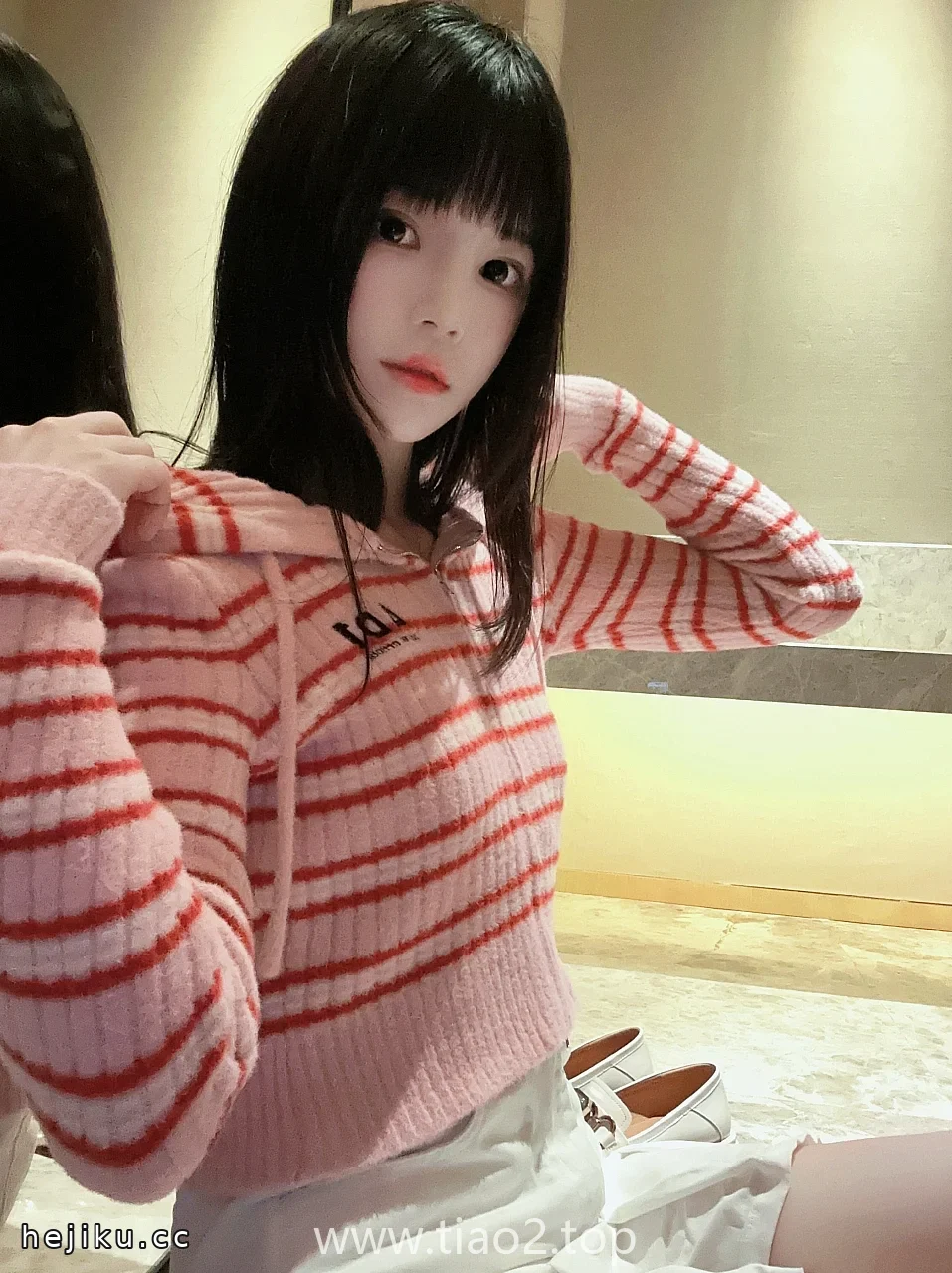 桜桃喵条纹毛衣写真文章配图3