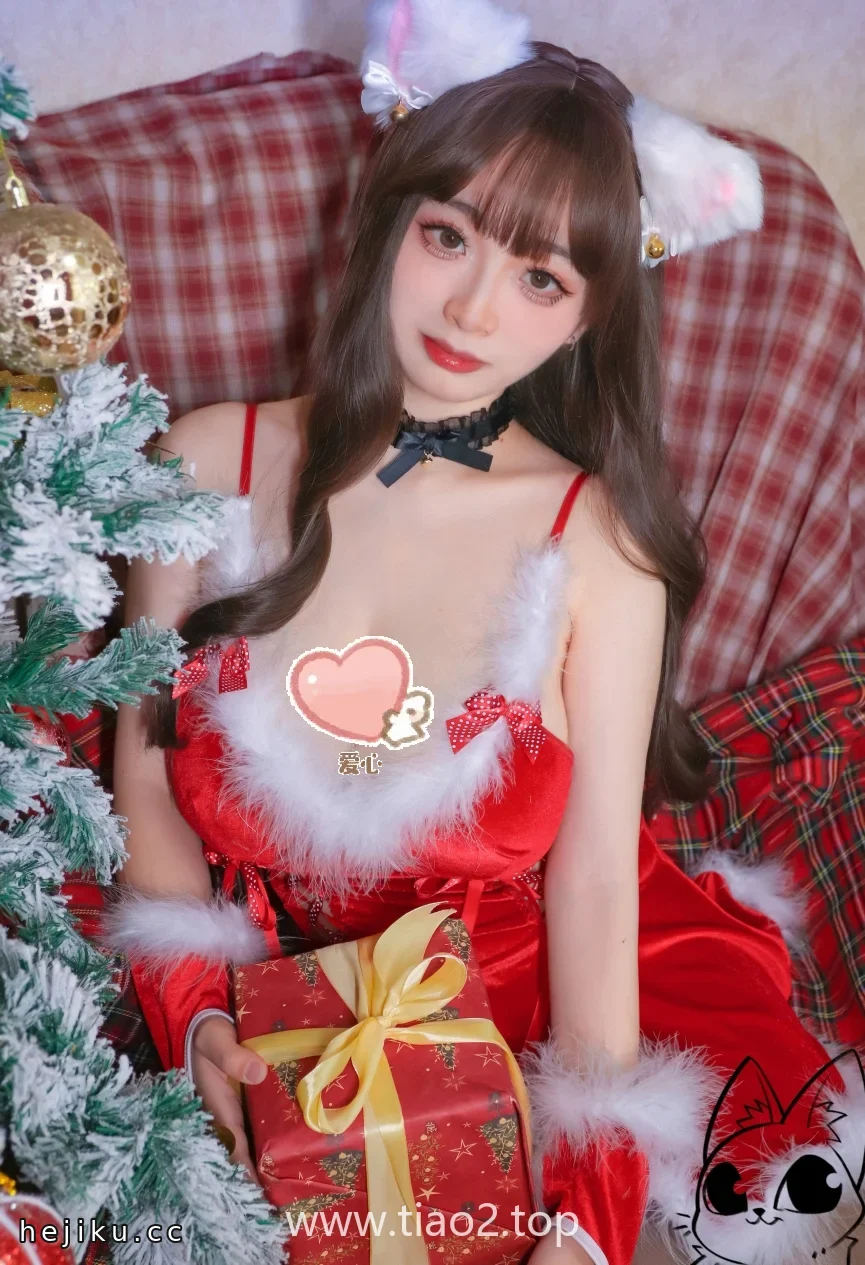 韶陌陌圣诞cosplay图包34张317.7M,高清细节和暖冬氛围一次看够文章配图3
