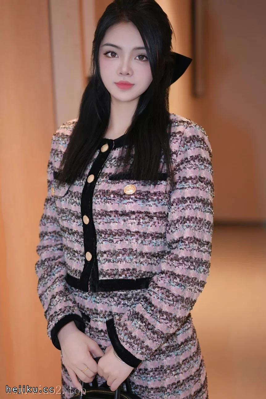 秀人模特媛宝儿boa NO.7877期花色邻家小妹，这组Xiuren图片拍出了日常感文章配图2
