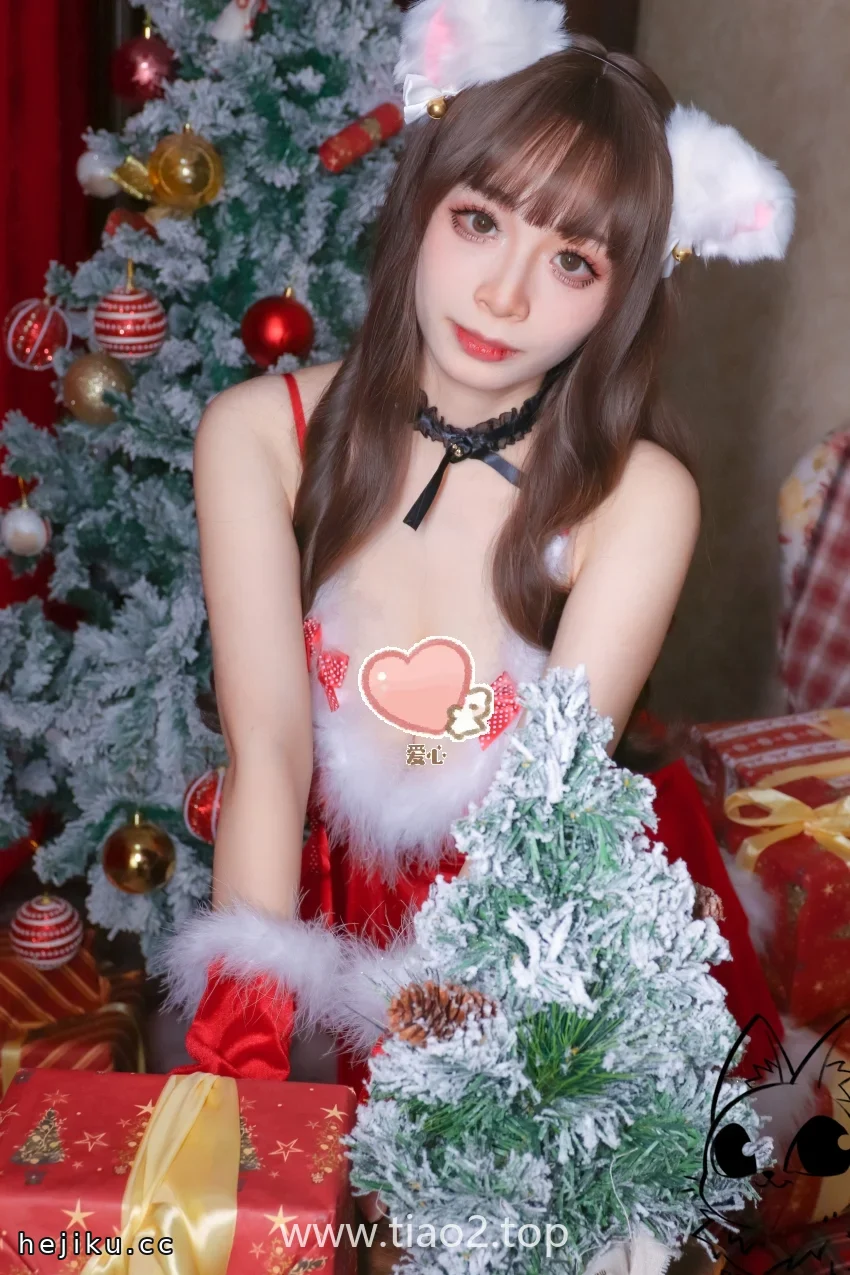 韶陌陌圣诞cosplay图包34张317.7M,高清细节和暖冬氛围一次看够文章配图1