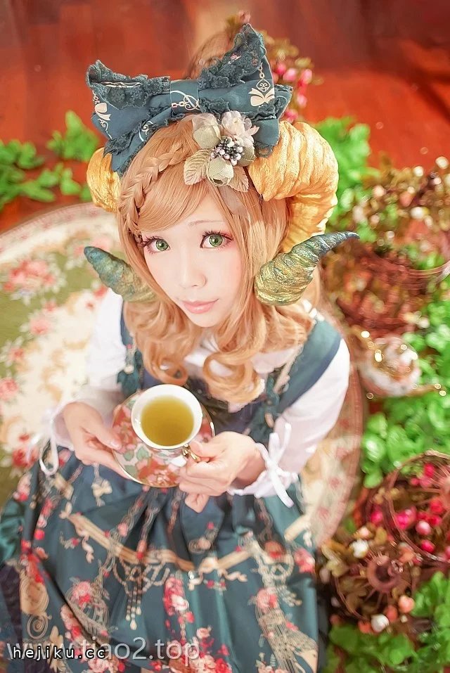 Coser_ElyEE子个人资料与午茶角少女cosplay图集鉴赏文章配图2