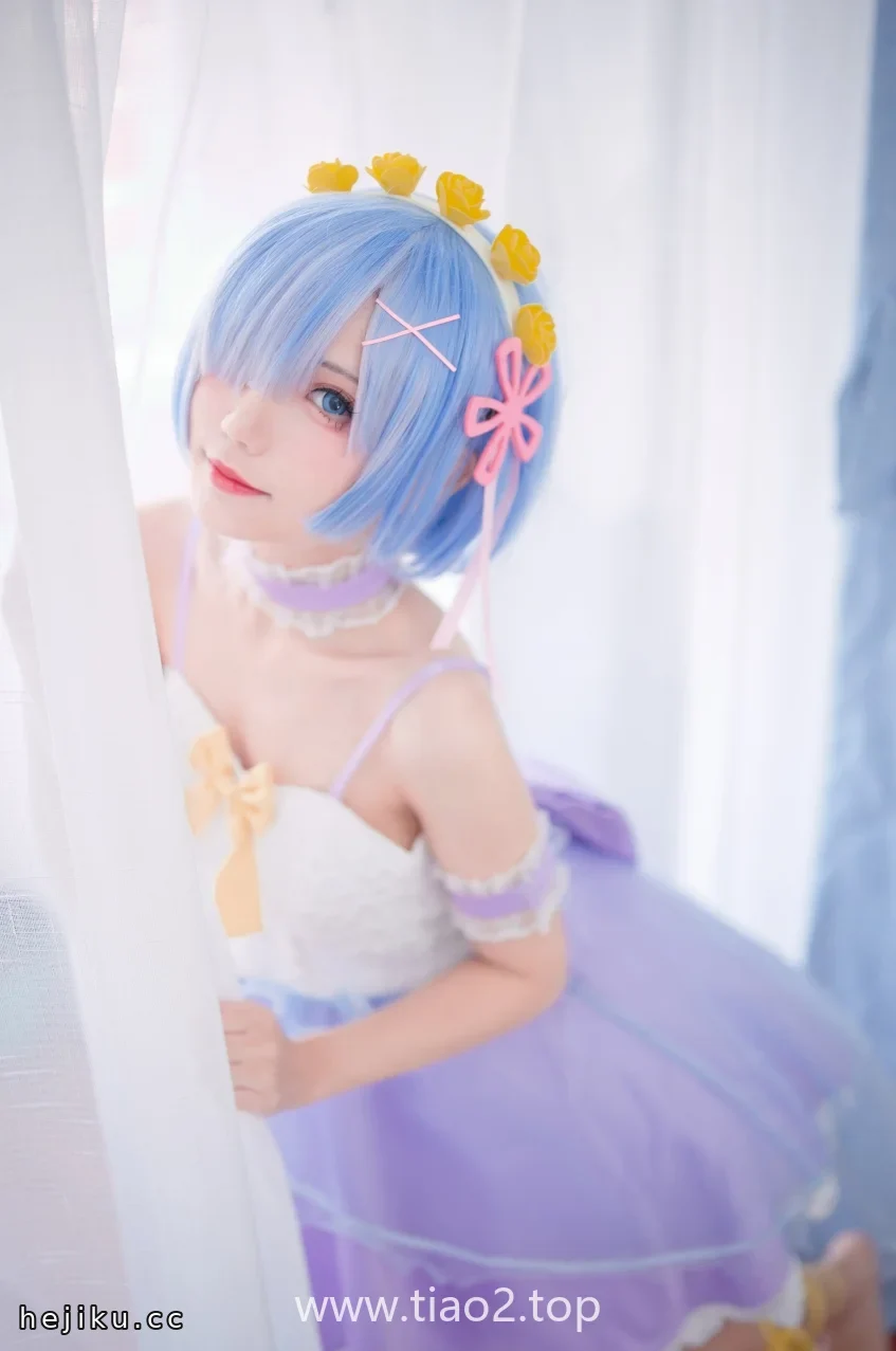 花柒Hana天使蕾姆紫cosplay，这组紫色没浪费，看完像泡了回温泉文章配图2