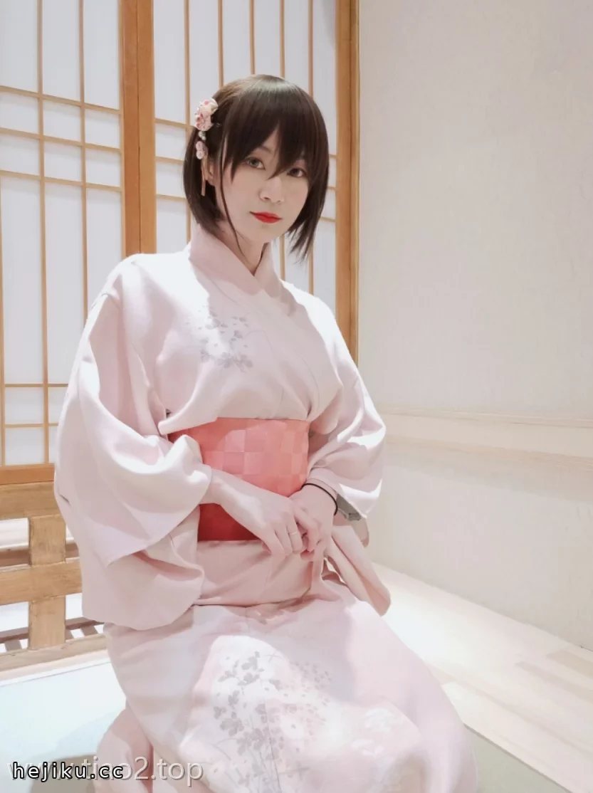 白银81和服温泉cos图集赏,浅粉和服搭配温泉意境展现温柔静谧之美文章配图4