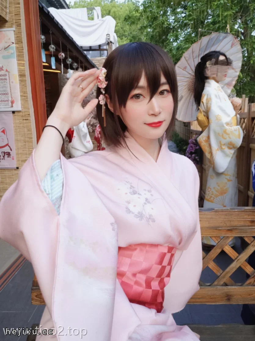 白银81和服温泉cos图集赏,浅粉和服搭配温泉意境展现温柔静谧之美文章配图3