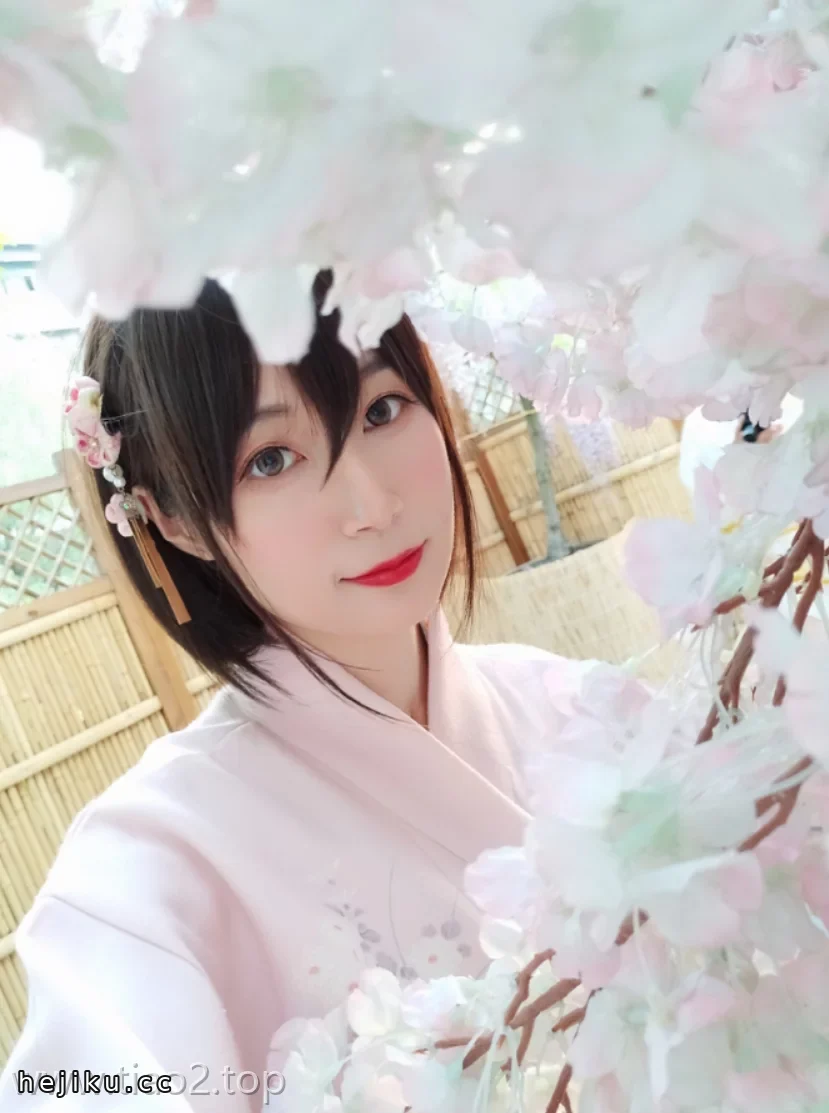 白银81和服温泉cos图集赏,浅粉和服搭配温泉意境展现温柔静谧之美文章配图2