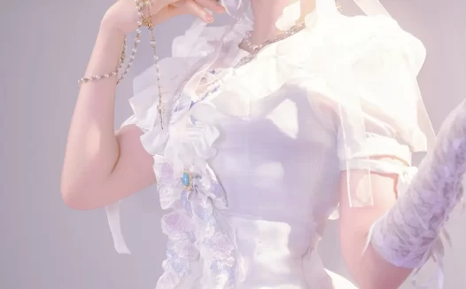 ElyEE子比基尼玉藻前造型曝光，七海千秋图集疯传