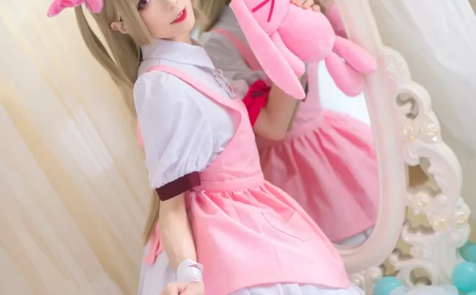 Tomoyo酱图包全曝光！2B神还原+竞泳写真，尺度突破你认知？