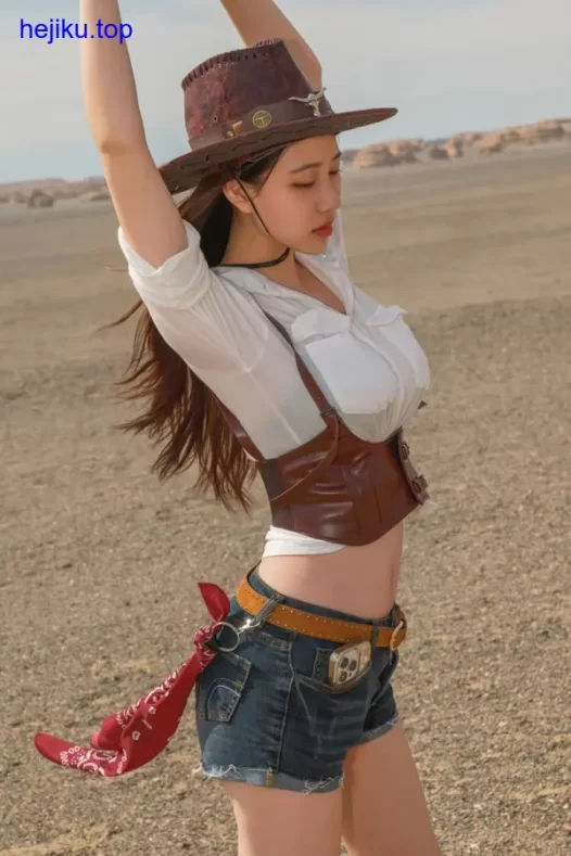 年年nnian的cos蝴蝶忍作品，每次拍的图集都能惊艳到我！