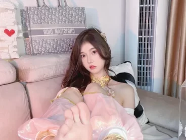 小小奶瓶儿的cosplay新作，简直让人惊艳不已！