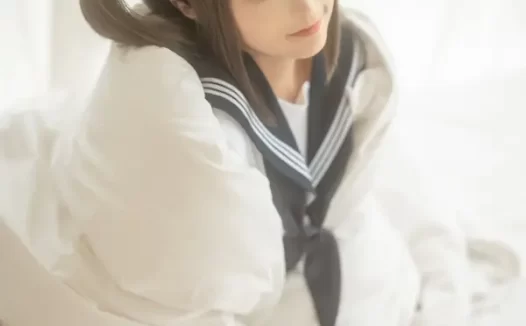 蠢沫沫的小黄帽写真，这风格简直太对我胃口了！