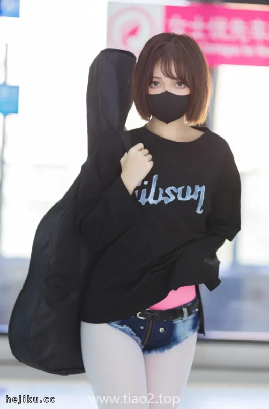 usejan蓝蓝“别看镜头”第5期：108.5M的私语写真，用不看镜头拍出社恐高级感