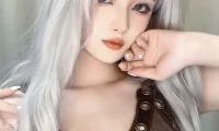 屿鱼傍晚蓝光配室内暖灯自拍：手机实拍下的色温差与真实感