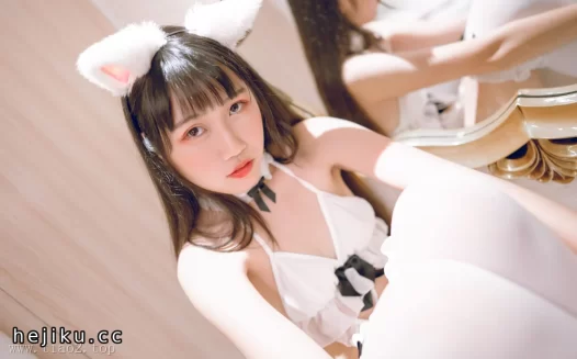 Coser不呆猫的狐狸cos作品,把妩媚与灵动拿捏得刚刚好