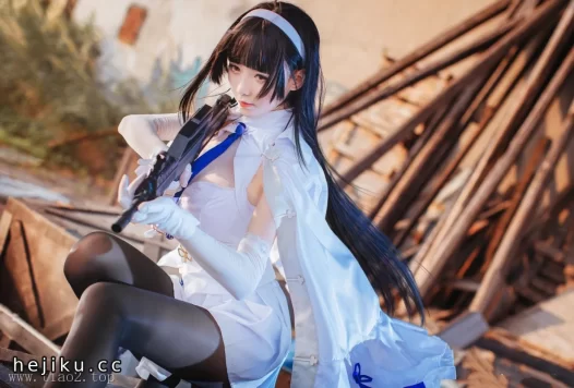 Coser大大卷卷小卷cos95图集赏:卷发少女的青春角色演绎