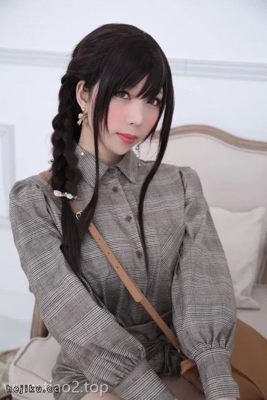 鹿野希格子衬衫Cosplay：别只看脸，这组图的质感都藏在细节里