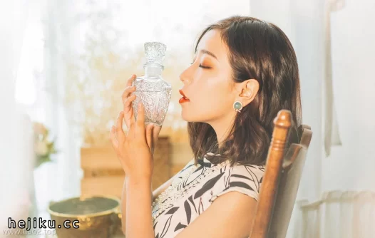 穆零Mu0全新cos作品The White Rose,19张图把白玫瑰的清冷感拍透了