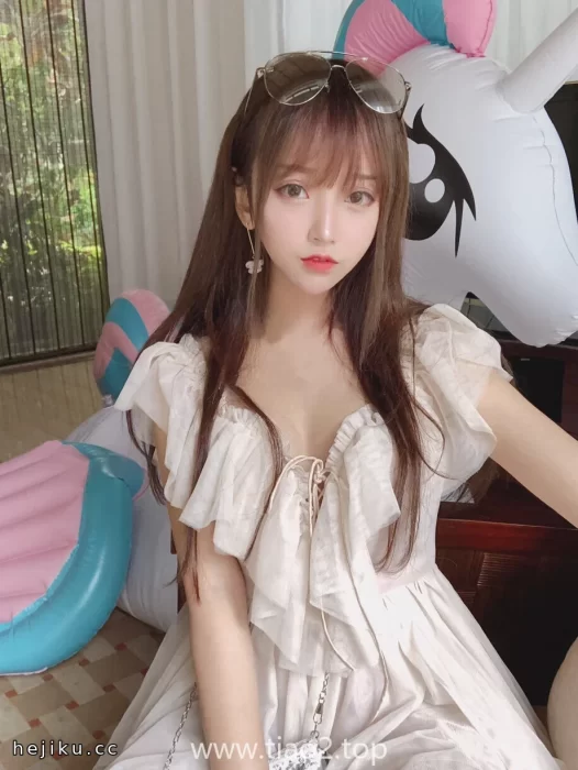 家里转悠拍出81张图，过期米线线喵的《日常2》把生活拍出了另一种节奏