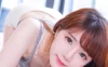 Sally多啦雪凭一件十块钱日常背心刷屏,这组照片把氛围感拉满