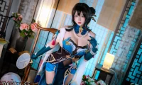 日奈娇新角色阮梅cosplay图集太绝了,紫色长发造型把知性温柔演绎到天花板