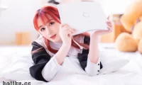 Coser叉子宝宝修女cos照合集：俏皮眼神配神秘微笑，神圣感也能很幽默