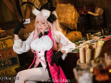 瓜希酱这组高扬斯卡娅cos三十张图，松弛到看不出在演