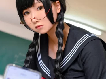 PAKI酱005期班长cos图赏 衣服越紧细节越带劲 376M高清套图来了