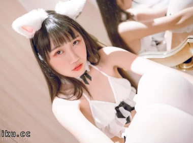 Coser不呆猫的狐狸cos作品,把妩媚与灵动拿捏得刚刚好