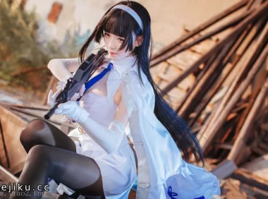 Coser大大卷卷小卷cos95图集赏:卷发少女的青春角色演绎