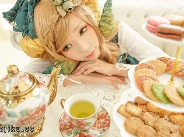 Coser_ElyEE子个人资料与午茶角少女cosplay图集鉴赏:把下午茶拍成少女心小确幸