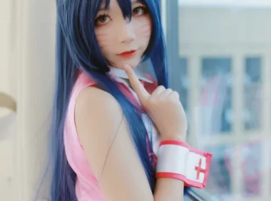 五更百鬼粉色阿狸服cosplay图集：夏日阳光下的糖系少女感