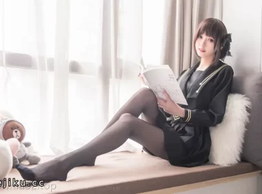 Coser你的负卿窗边黑裙图集,镜头里那股电影感让人移不开眼