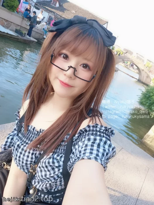 甜系Coser_Nyako喵子图集：从魔法少女到生活照的治愈感全记录