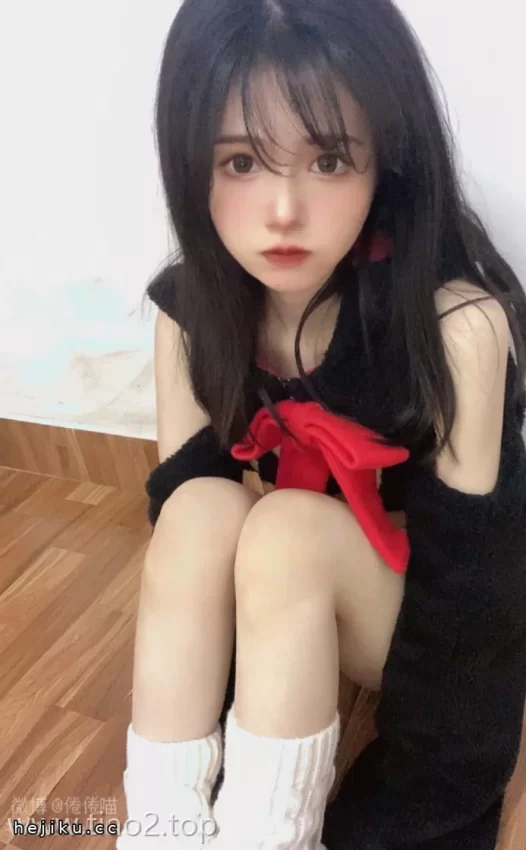 Coser倦倦喵个人资料与cos黑猫图集：把冷艳黑猫演活的甜妹