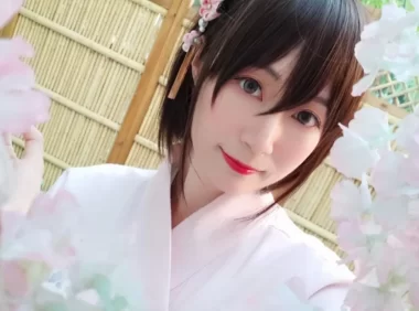 白银81和服温泉cos图集赏，浅粉和服搭配温泉意境展现温柔静谧之美
